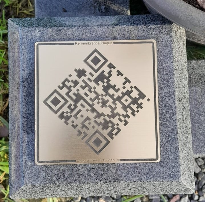 QR Memorial Plaque - Standard Plaque